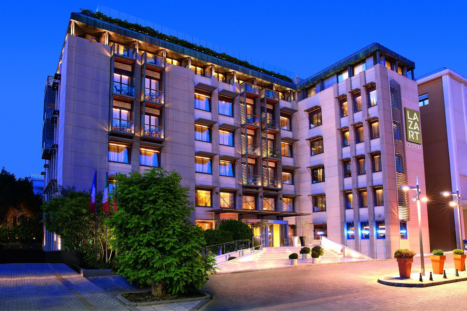 Lazart Hotel